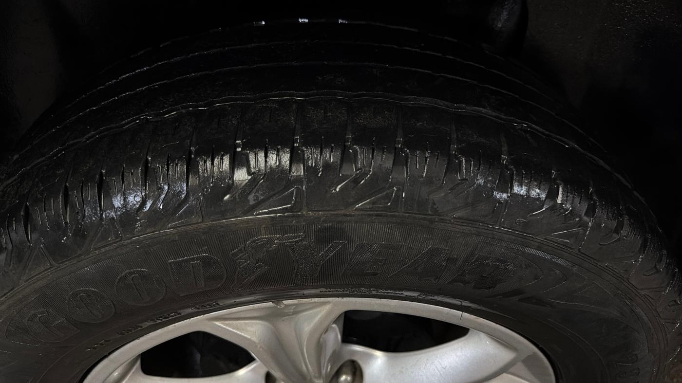 2019 Tata Harrier XZ 2.0L DUAL TONE, Diesel, Manual, 42,040 km, Right Rear Tyre Tread
