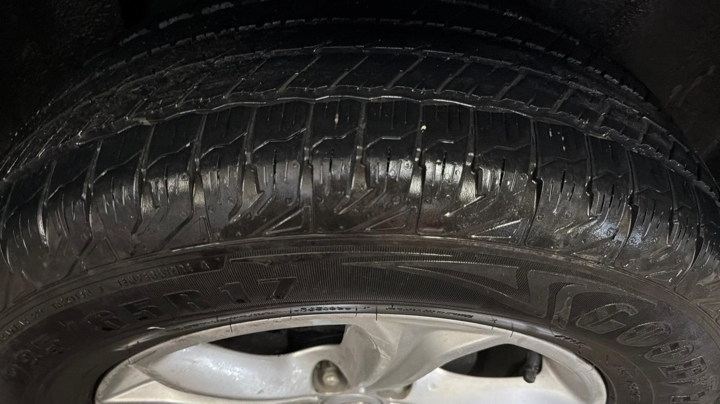 2019 Tata Harrier XZ 2.0L DUAL TONE, Diesel, Manual, 42,040 km, Left Rear Tyre Tread
