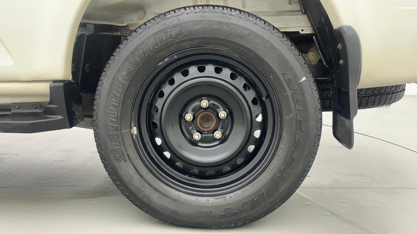 2017 Mahindra Scorpio S6+ INTELL HYBRID, Diesel, Manual, 38,170 km, Left Rear Wheel