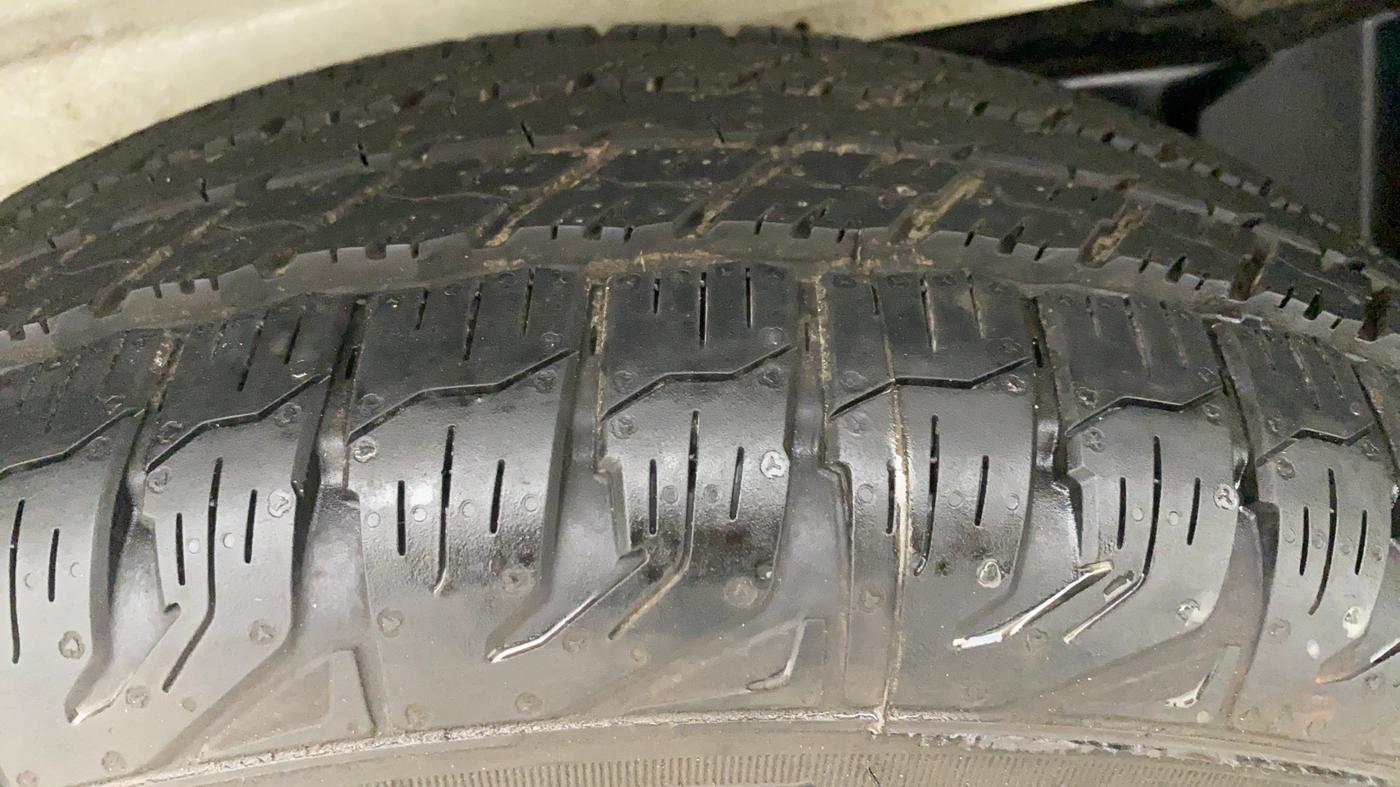 2017 Mahindra Scorpio S6+ INTELL HYBRID, Diesel, Manual, 38,170 km, Right Rear Tyre Tread