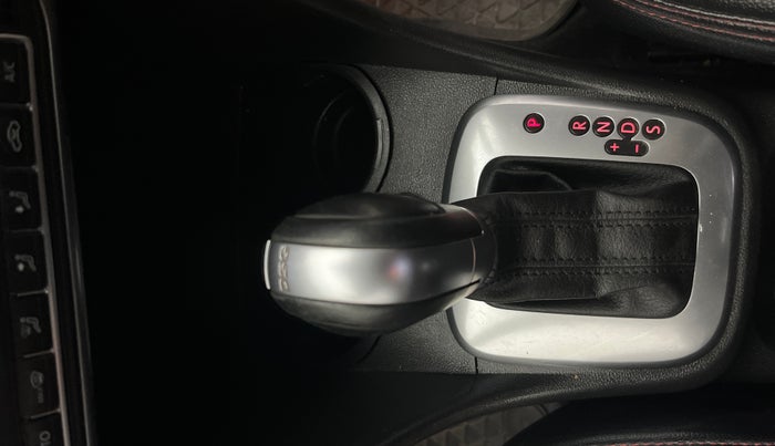 2019 Volkswagen Vento HIGHLINE PLUS 1.2 AT 16 ALLOY, Petrol, Automatic, 78,594 km, Gear Lever