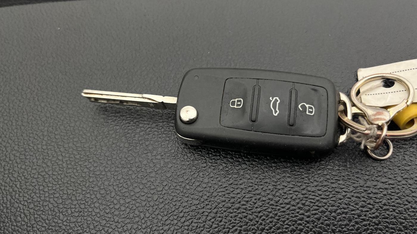2019 Volkswagen Vento HIGHLINE PLUS 1.2 AT 16 ALLOY, Petrol, Automatic, 78,594 km, Key Close Up