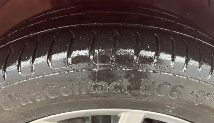 2019 Volkswagen Vento HIGHLINE PLUS 1.2 AT 16 ALLOY, Petrol, Automatic, 78,594 km, Right Front Tyre Tread