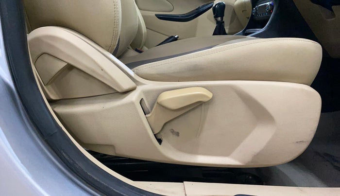 2015 Ford Figo Aspire TITANIUM 1.2 PETROL, Petrol, Manual, 60,375 km, Driver Side Adjustment Panel