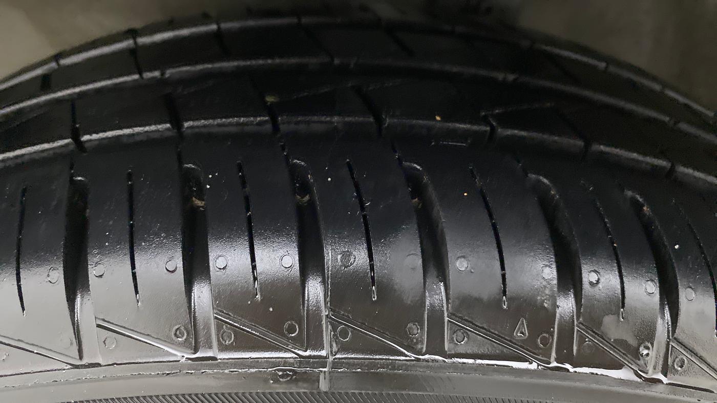 2017 Maruti Celerio ZXI AMT, Petrol, Automatic, 54,763 km, Left Front Tyre Tread