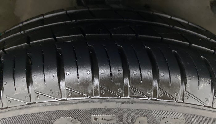 2017 Maruti Celerio ZXI AMT, Petrol, Automatic, 54,763 km, Right Front Tyre Tread