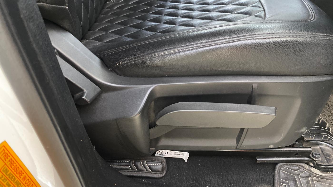 2024 Tata Harrier PURE PLUS, Diesel, Manual, 35,041 km, Driver Side Adjustment Panel