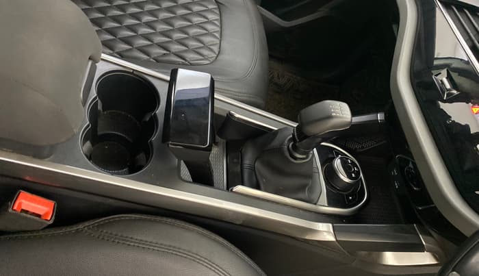 2024 Tata Harrier PURE PLUS, Diesel, Manual, 35,041 km, Gear Lever