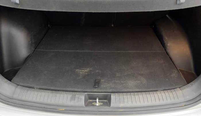 2016 Hyundai Creta SX PLUS AT 1.6 PETROL, Petrol, Automatic, 47,181 km, Boot Inside