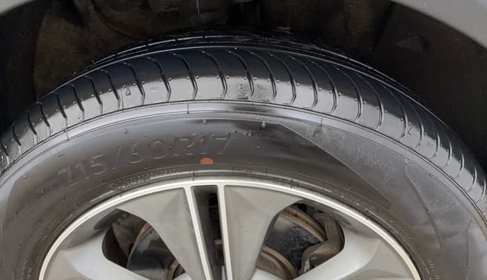 2016 Hyundai Creta SX PLUS AT 1.6 PETROL, Petrol, Automatic, 47,181 km, Right Front Tyre Tread