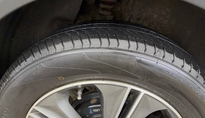 2016 Hyundai Creta SX PLUS AT 1.6 PETROL, Petrol, Automatic, 47,181 km, Right Rear Tyre Tread