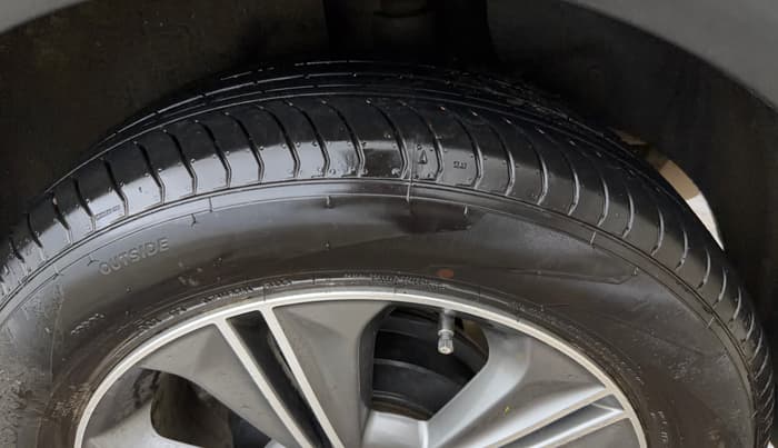 2016 Hyundai Creta SX PLUS AT 1.6 PETROL, Petrol, Automatic, 47,181 km, Left Rear Tyre Tread