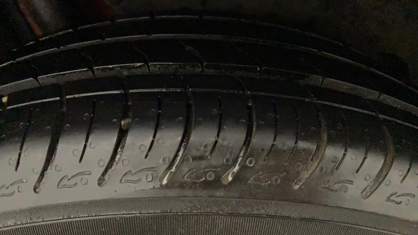 2017 Maruti Dzire ZDI, Diesel, Manual, 64,908 km, Right Rear Tyre Tread