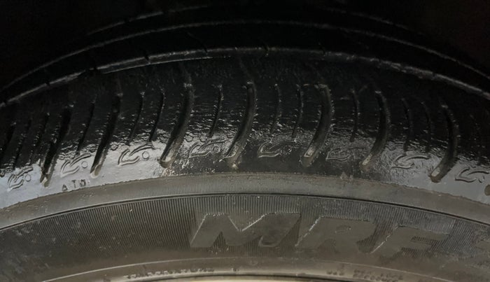 2020 Tata ALTROZ XT PETROL, Petrol, Manual, 79,992 km, Right Front Tyre Tread