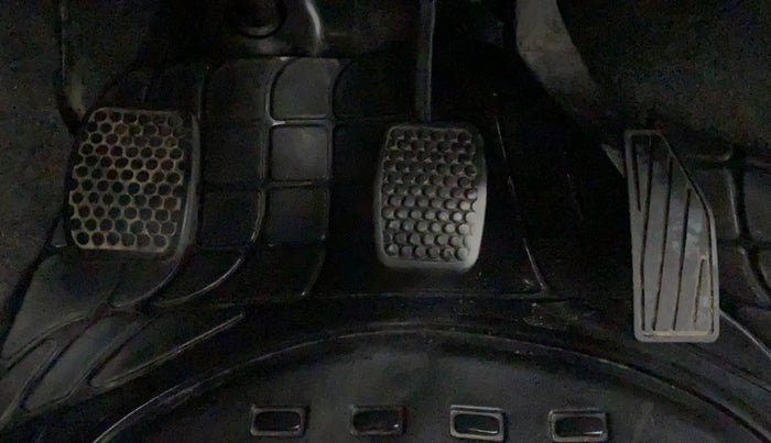 2018 Maruti Alto K10 VXI P, Petrol, Manual, 30,153 km, Pedals