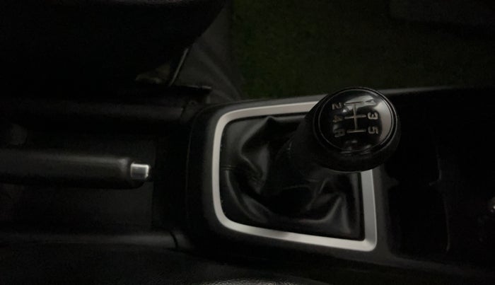 2020 Maruti Swift VXI, Petrol, Manual, 73,929 km, Gear Lever