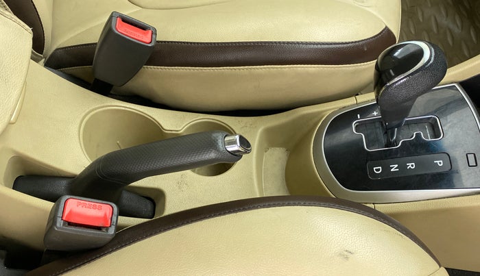 2014 Hyundai Verna FLUIDIC 1.6 VTVT SX AT, Petrol, Automatic, 66,351 km, Gear Lever