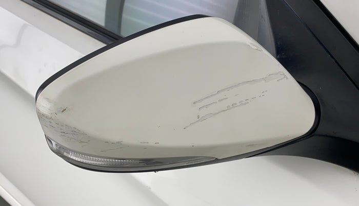 2014 Hyundai Verna FLUIDIC 1.6 VTVT SX AT, Petrol, Automatic, 66,351 km, Right rear-view mirror - Mirror motor not working