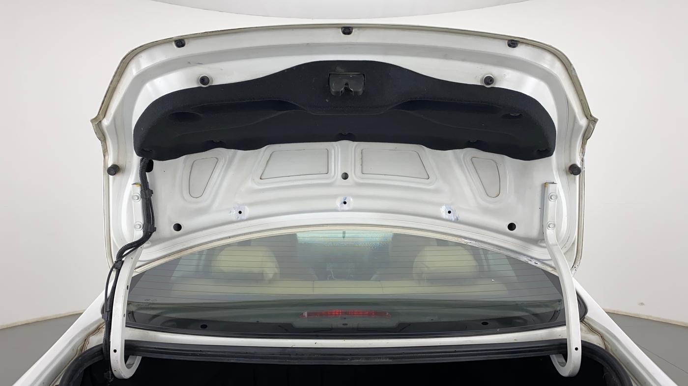 2014 Hyundai Verna FLUIDIC 1.6 VTVT SX AT, Petrol, Automatic, 66,351 km, Boot Door Open