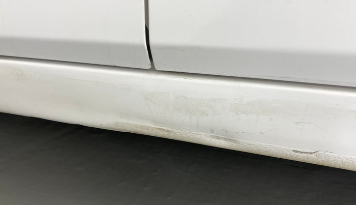 2014 Hyundai Verna FLUIDIC 1.6 VTVT SX AT, Petrol, Automatic, 66,351 km, Left running board - Slightly dented