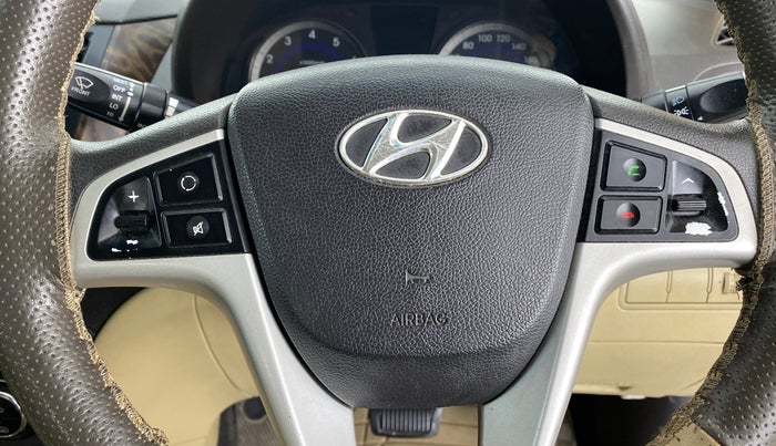 2014 Hyundai Verna FLUIDIC 1.6 VTVT SX AT, Petrol, Automatic, 66,351 km, Steering wheel - Horn not functional