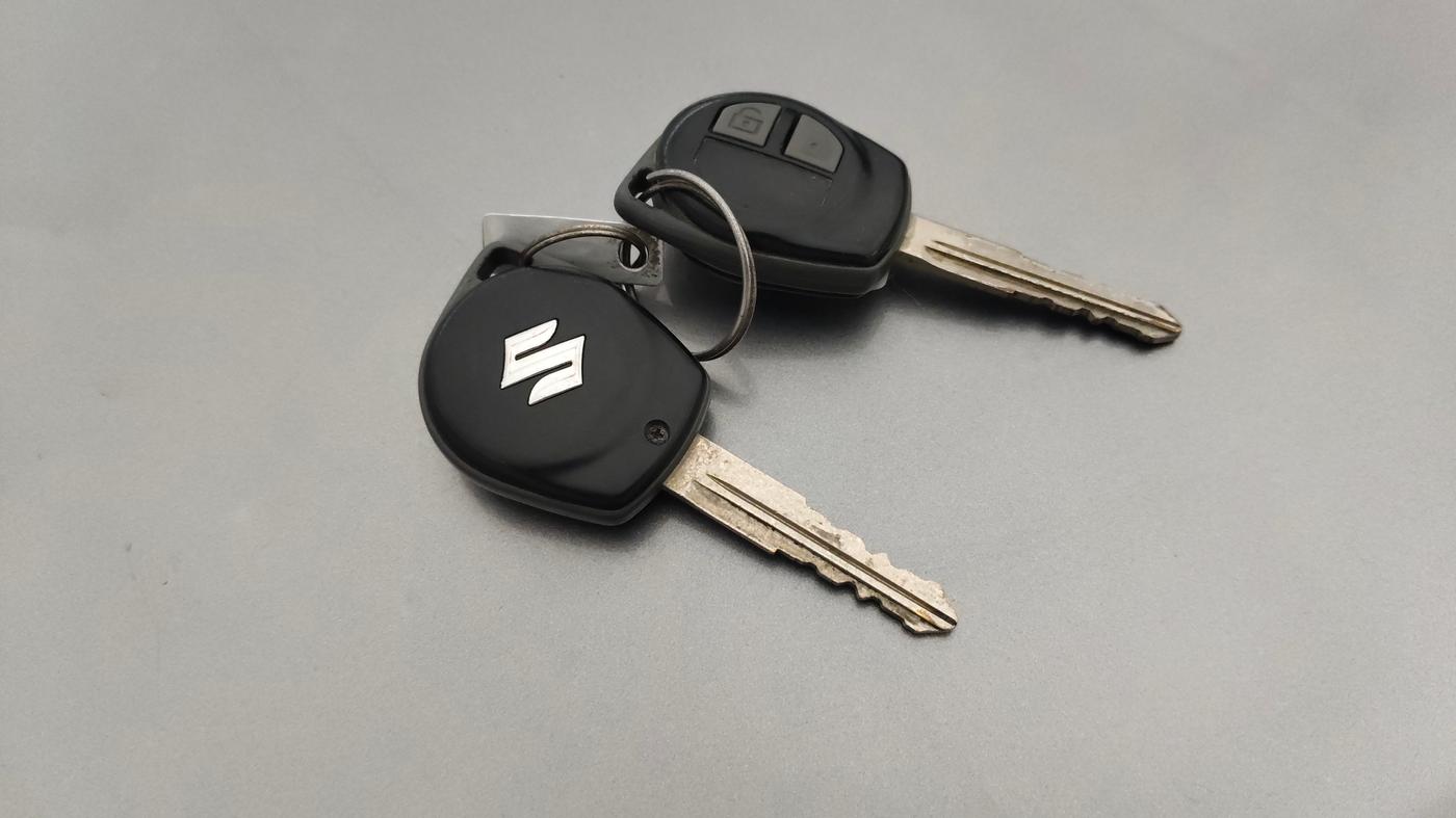 2014 Maruti Swift Dzire ZXI, Petrol, Manual, 58,809 km, Key Close Up