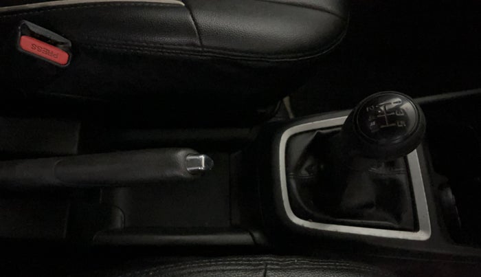 2018 Maruti Swift VXI, Petrol, Manual, 63,530 km, Gear Lever