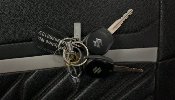 2018 Maruti Swift VXI, Petrol, Manual, 63,530 km, Key Close Up