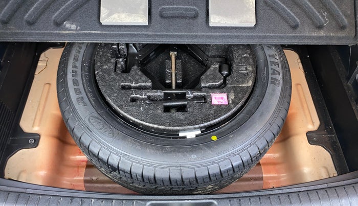 2018 Hyundai Creta SX 1.6 PETROL DUAL TONE, Petrol, Manual, 41,824 km, Spare Tyre