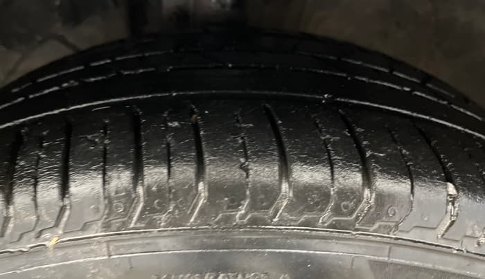 2016 Maruti Baleno ZETA CVT PETROL 1.2, CNG, Automatic, 94,995 km, Left Front Tyre Tread