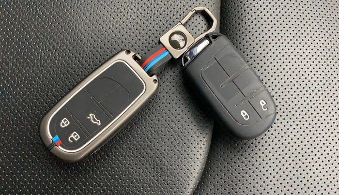 2022 Jeep Compass MODEL S (O) 1.4 PETROL DCT, Petrol, Automatic, 17,591 km, Key Close Up