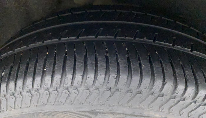 2016 Ford Ecosport TITANIUM 1.5L DIESEL, Diesel, Manual, 84,459 km, Right Rear Tyre Tread