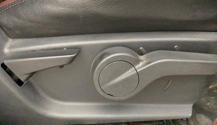 2021 Mahindra Thar LX HT PETROL 4WD MT, Petrol, Manual, 43,340 km, Driver Side Adjustment Panel