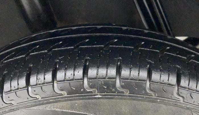2018 Datsun Redi Go T (O), Petrol, Manual, 31,913 km, Right Rear Tyre Tread