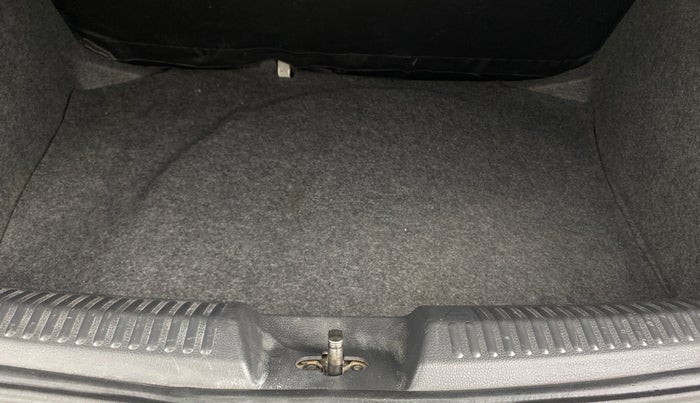 2013 Volkswagen Polo HIGHLINE1.2L, Petrol, Manual, 1,42,355 km, Boot Inside