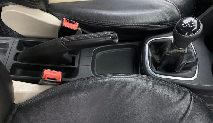 2013 Volkswagen Polo HIGHLINE1.2L, Petrol, Manual, 1,42,355 km, Gear Lever