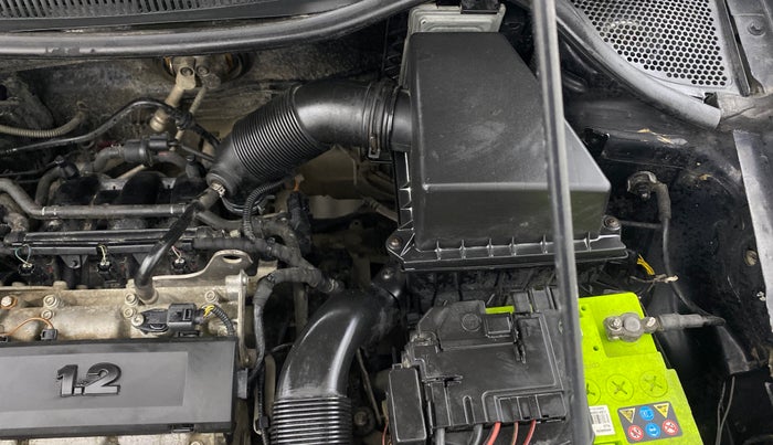 2013 Volkswagen Polo HIGHLINE1.2L, Petrol, Manual, 1,42,355 km, Engine View - Left