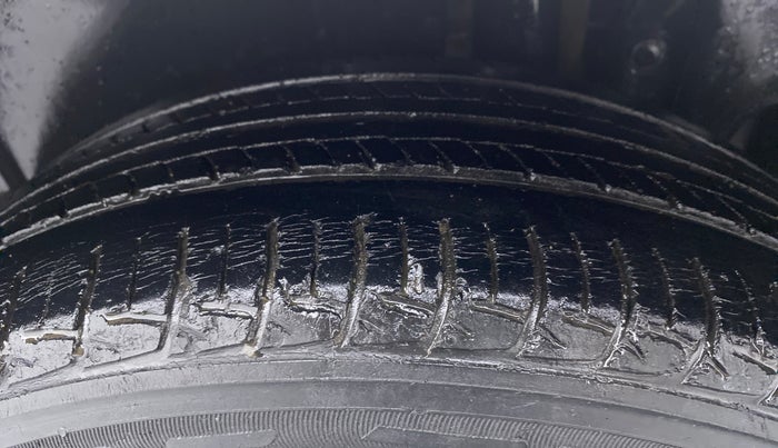 2017 Maruti Ertiga VDI SHVS, Diesel, Manual, 53,539 km, Left Rear Tyre Tread
