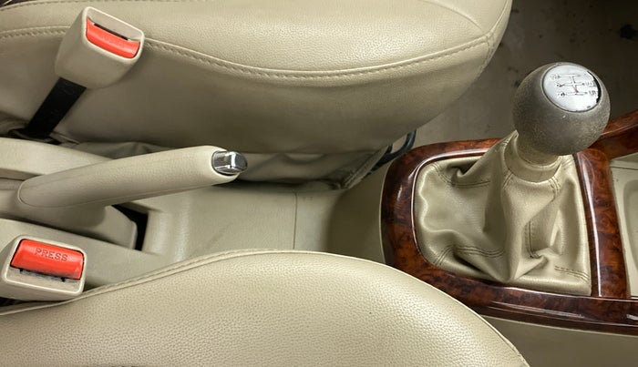 2017 Maruti Ertiga VDI SHVS, Diesel, Manual, 53,539 km, Gear Lever