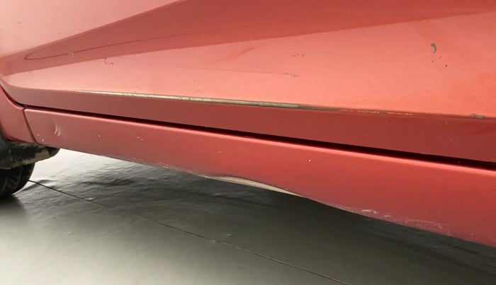 2013 Hyundai Eon MAGNA +, Petrol, Manual, 1,00,432 km, Left running board - Slightly dented