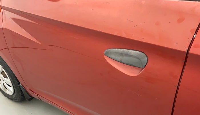 2013 Hyundai Eon MAGNA +, Petrol, Manual, 1,00,432 km, Front passenger door - Minor scratches