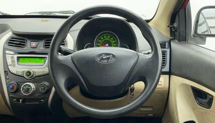 2013 Hyundai Eon MAGNA +, Petrol, Manual, 1,00,432 km, Steering Wheel Close Up