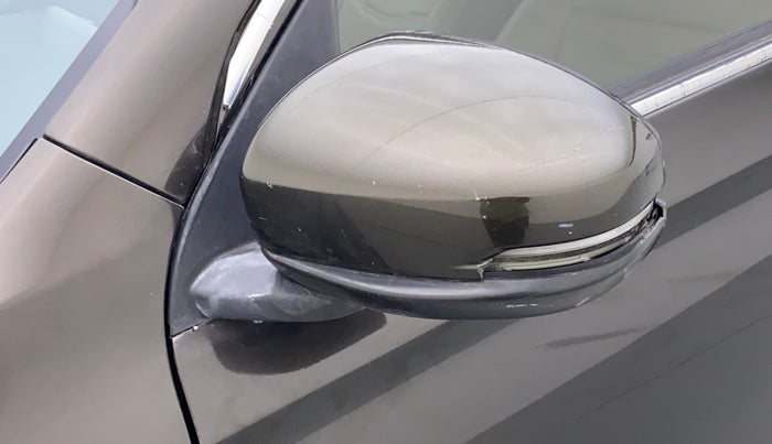 2019 Honda Amaze 1.2L I-VTEC S, Petrol, Manual, 30,257 km, Left rear-view mirror - Cover has minor damage