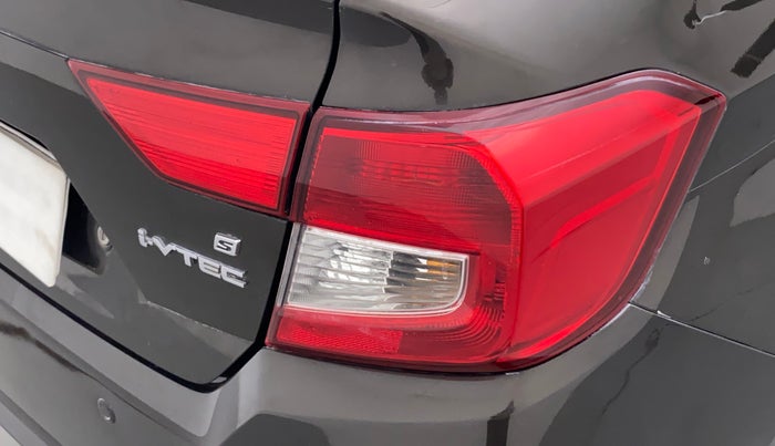 2019 Honda Amaze 1.2L I-VTEC S, Petrol, Manual, 30,257 km, Right tail light - Minor damage