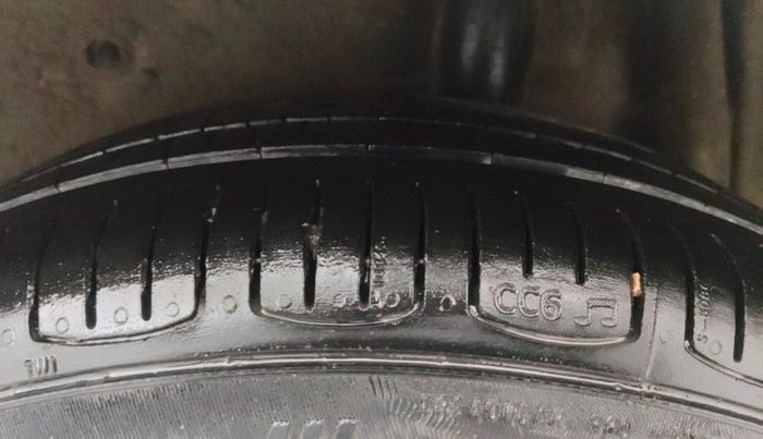 2014 Maruti Celerio VXI AMT, CNG, Automatic, 63,541 km, Left Rear Tyre Tread