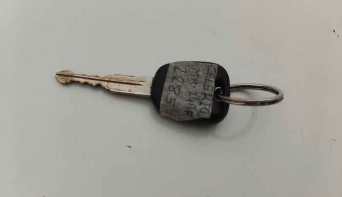 2014 Maruti Celerio VXI AMT, CNG, Automatic, 63,541 km, Key Close Up