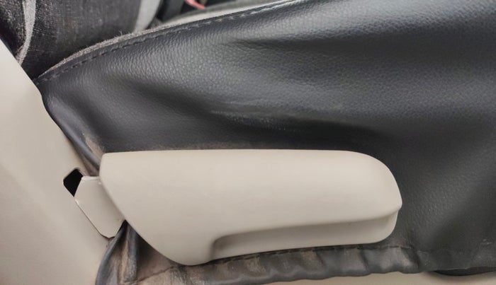 2014 Maruti Celerio VXI AMT, CNG, Automatic, 63,541 km, Driver Side Adjustment Panel