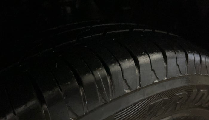 2015 Honda Amaze 1.2L I-VTEC S, Petrol, Manual, 63,651 km, Left Front Tyre Tread