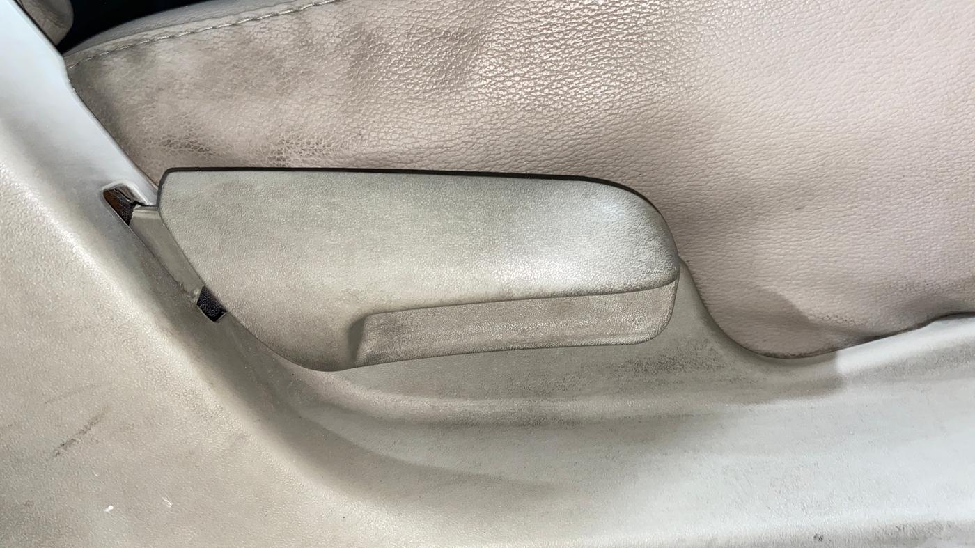 2014 Maruti Celerio ZXI, Petrol, Manual, 47,973 km, Driver Side Adjustment Panel