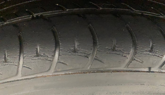 2015 Maruti Celerio VXI AMT, Petrol, Automatic, 54,548 km, Right Rear Tyre Tread